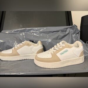 Nautica Kids Sneakers in White and Tan